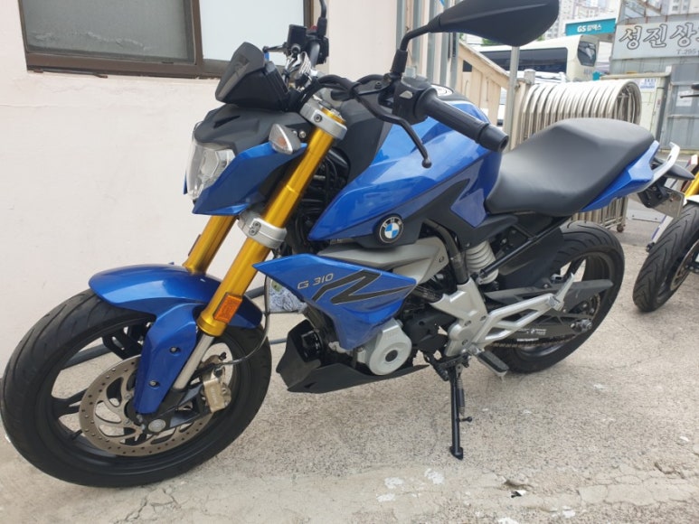 BMW G310R